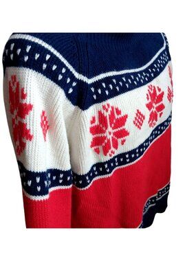 True Vintage Sweater Large 1970's Nordic Style Knit Snowflake Crewneck Knit